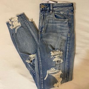 NWT American Eagle Ripped Hi-Rise Jeggings